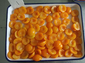 La catégorie comestible a mis en boîte des moitiés d'abricot en jus naturel 2650ml avec 10-12% Brix