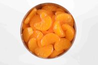 Les mandarines saines de boîte ont étamé des segments oranges pour la gelée de fruit