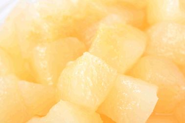 La poire en boîte fraîche de 100% divise en deux le processus Brix 14 - 17% de conservation de sirop