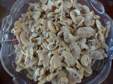 Informations allergènes : Contient des champignons en conserve
