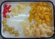 La macédoine de fruits en boîte a mis en boîte les fruits mélangés en sirop léger 29oz