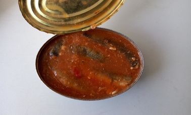 Sardine en boîte dans le poids net 425G X de sauce tomate 24 étains grands/étain ovale