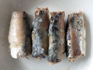 poissons de sardine en boîte par 425g avec l'échelle en huile végétale