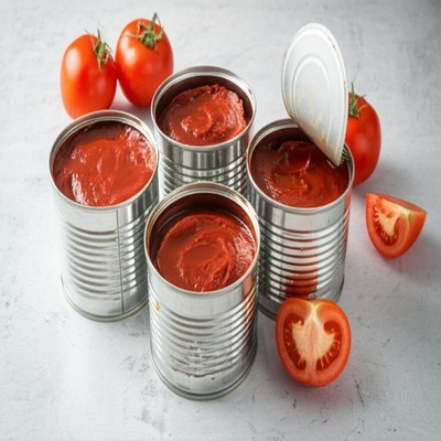 Conserver la purée de tomates en conserve dans un endroit frais et sec, les tomates étant l'ingrédient principal en boîtes