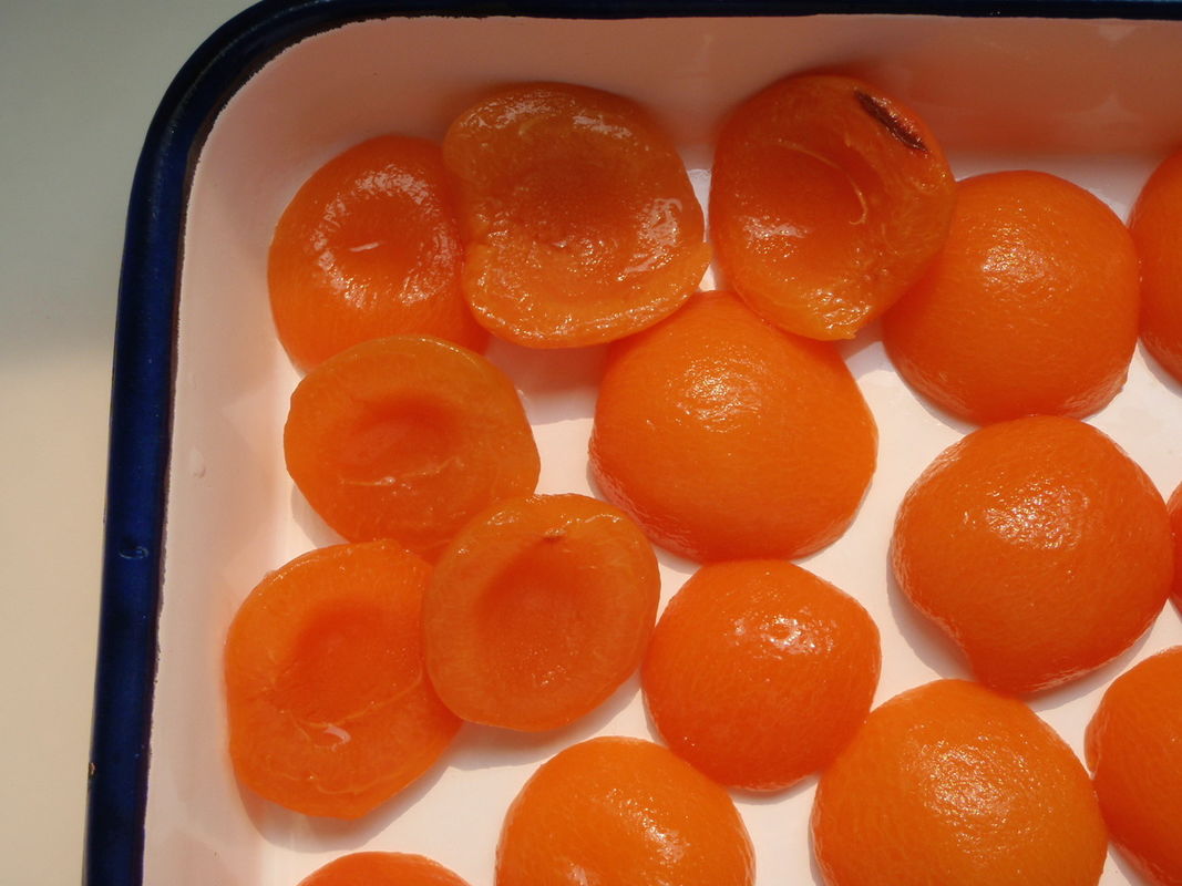 Abricot fraîchement épluché par jaune d'aliments surgelés dans la certification d'OIN de sirop