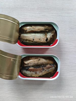 Pas d'additifs poisson en conserve sardine pour le déjeuner rapide ou le dîner léger